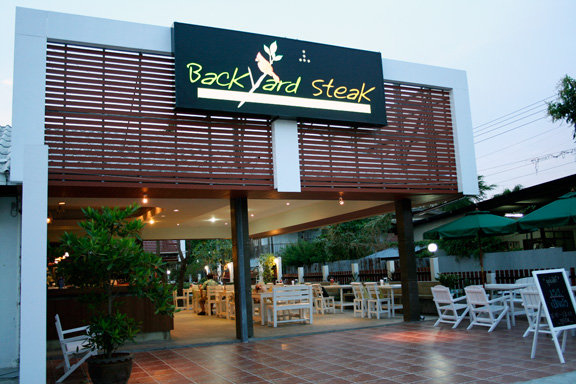 Backyard steak and bbq buffet-หน้าร้าน