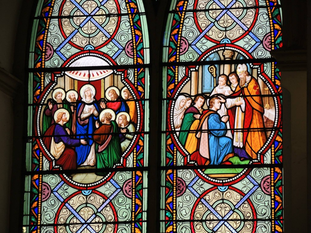 โบสถ์กาลหว่าร์-ภายใน-กระจกสี-สวยงาม
