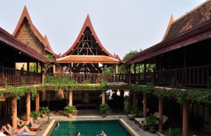 โรงแรมเรือนไทย-สวยงาม