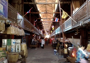 10 ที่เที่ยวฮิตในสุพรรณบุรี-ตลาดเก้าห้อง