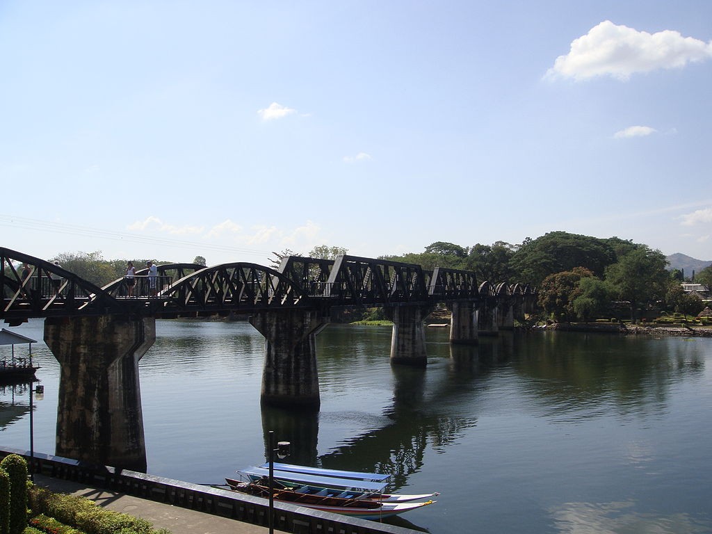 10 ที่เที่ยวเเสนงามของกาญจนบุรี-สะพานข้ามแม่น้ำแคว